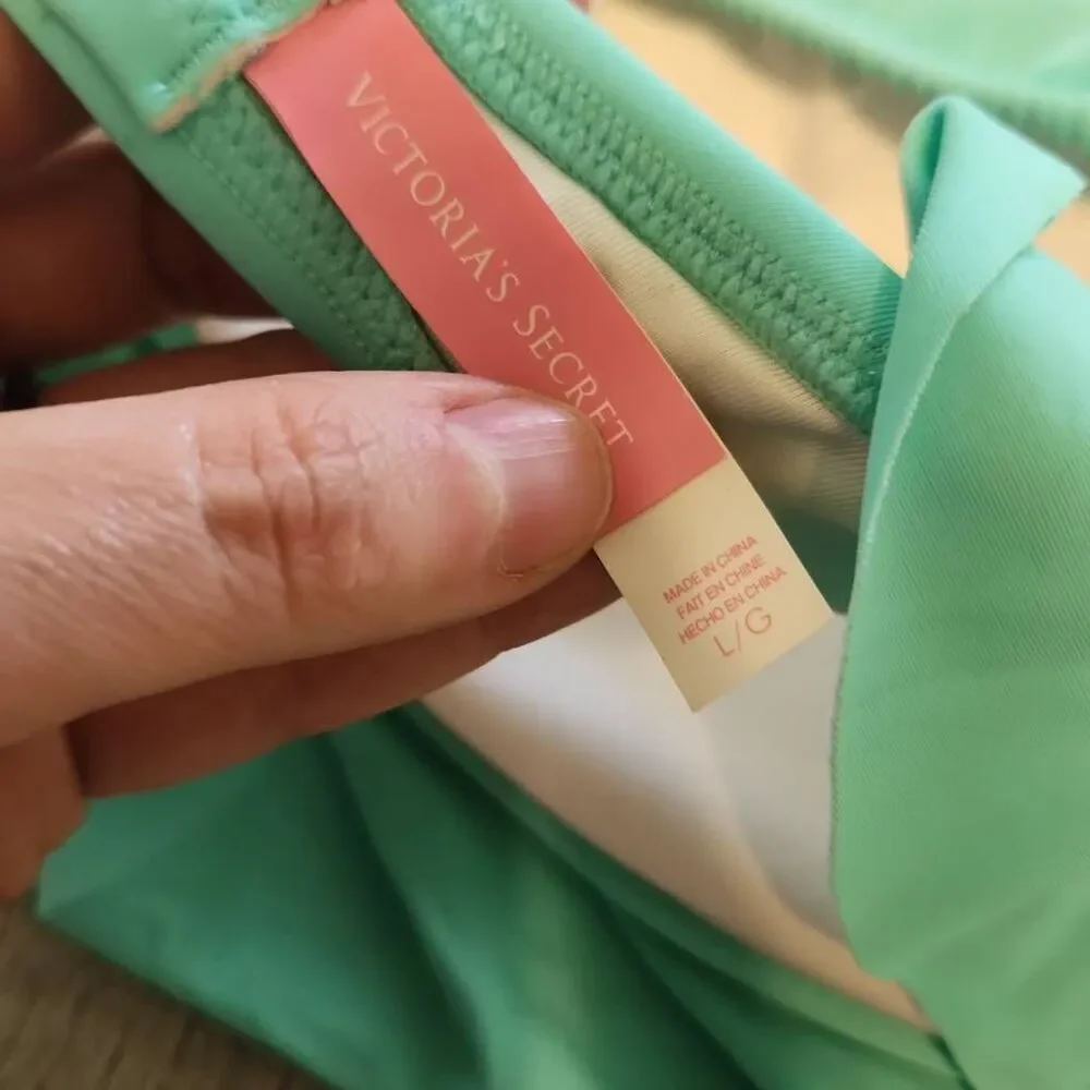 Victoria's Secret Swim L Strapless Flounce Bandeau Bikini Top Mint Green